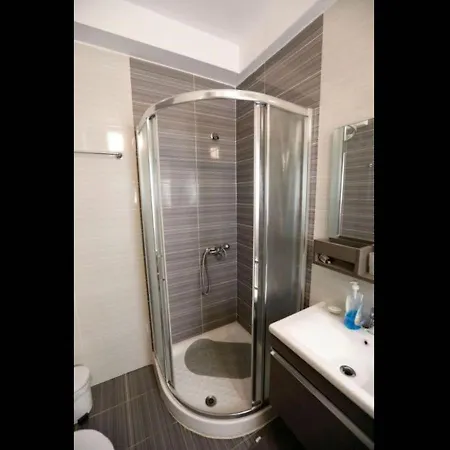 Beachfront Sion B Апартаменты *