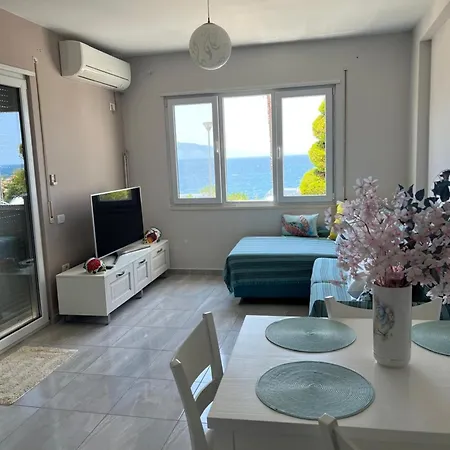Beachfront Sion B Апартаменты *