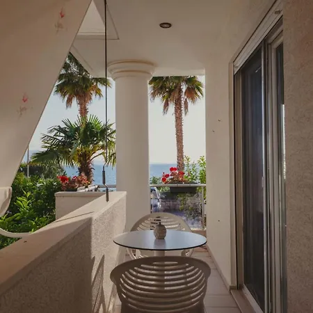 Beachfront Sion B Саранда