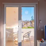 Beachfront Sion B Apartment Sarande