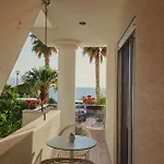 Beachfront Sion B Apartment