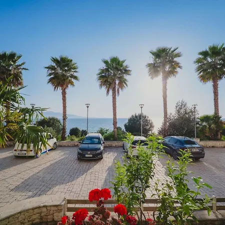 Daire Beachfront Sion B